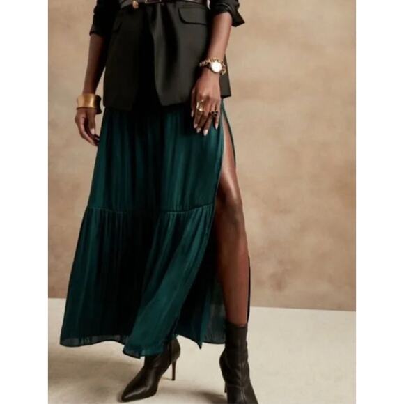 Banana Republic Tiered Soft Satin Skirt with Slit Size X-Large Pull On Colorful - Picture 7 of 8